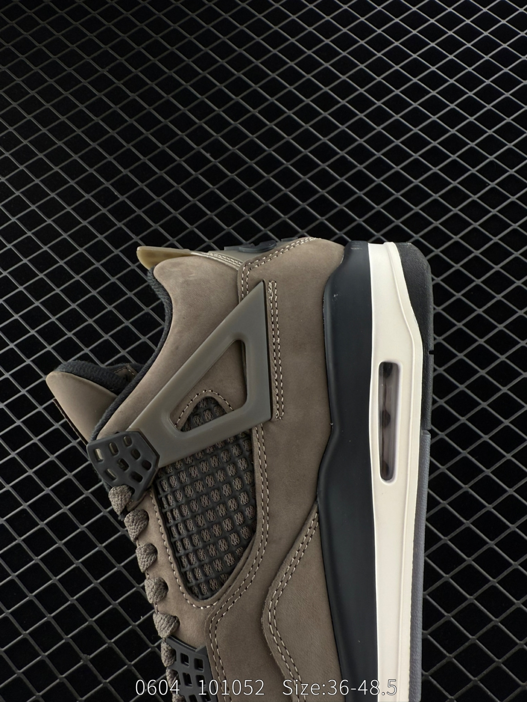 Nike SB x Air Jordan 4 Retro 